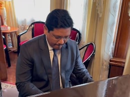 Watch: Meghalaya Chief Minister Conrad Sangma Plays 'Pehla Nasha' On Piano Watch: Meghalaya Chief Minister Conrad Sangma Plays 'Pehla Nasha' On Piano