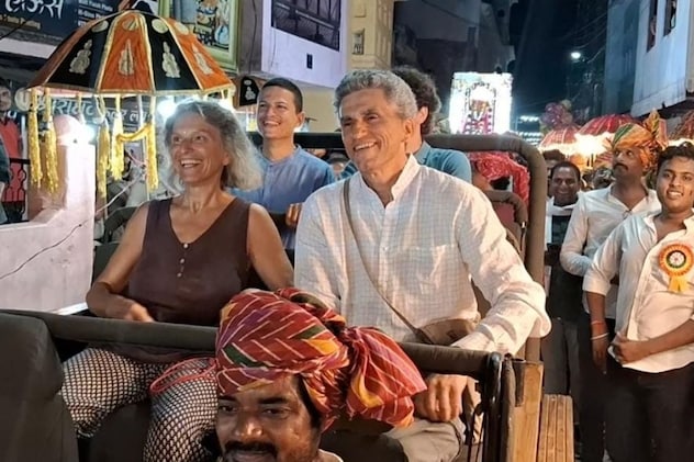 हजारों की संख्या में उमड़े लोग हजारों की संख्या में उमड़े लोग