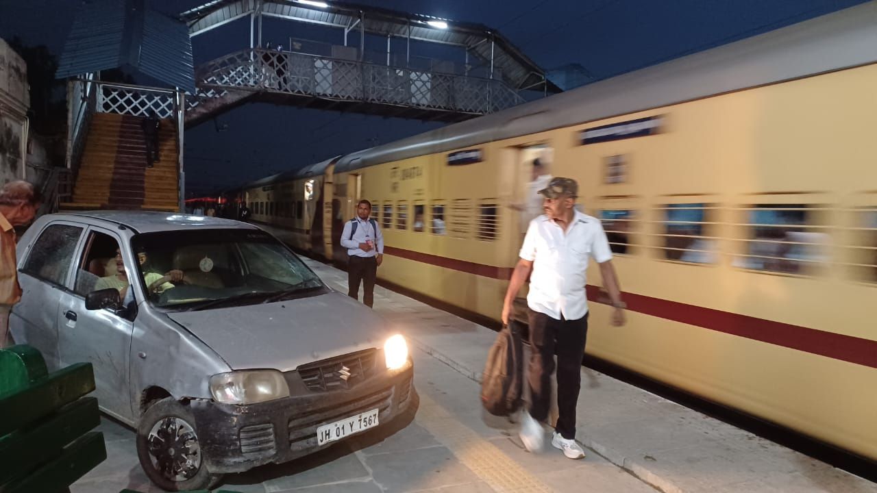 Video: Drunk Army Man Drives Car Onto Railway Platform In Meerut