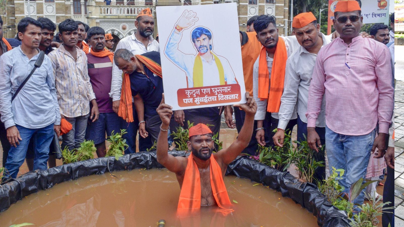 Supporters of Maratha quota agitation protest demanding Maratha reservation Supporters of Maratha quota agitation protest demanding Maratha reservation