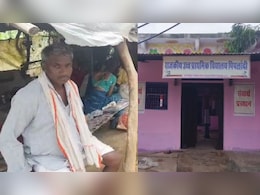 Rajasthan: झालावाड़ हादसे के बाद गरीब मोर सिंह के घर में चल रहा स्कूल, खुद झोपड़ी में रहने चले गए Rajasthan: झालावाड़ हादसे के बाद गरीब मोर सिंह के घर में चल रहा स्कूल, खुद झोपड़ी में रहने चले गए