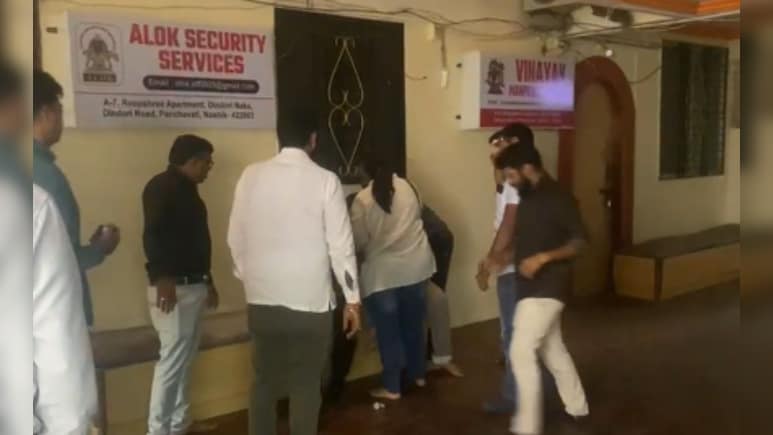 Nashik News: फ्लॅटसमोर लघुशंका, अर्धनग्र अवस्थेत... परप्रांतियाचा मराठी कुटुंबाला त्रास, मनसेने मस्ती उतरवली