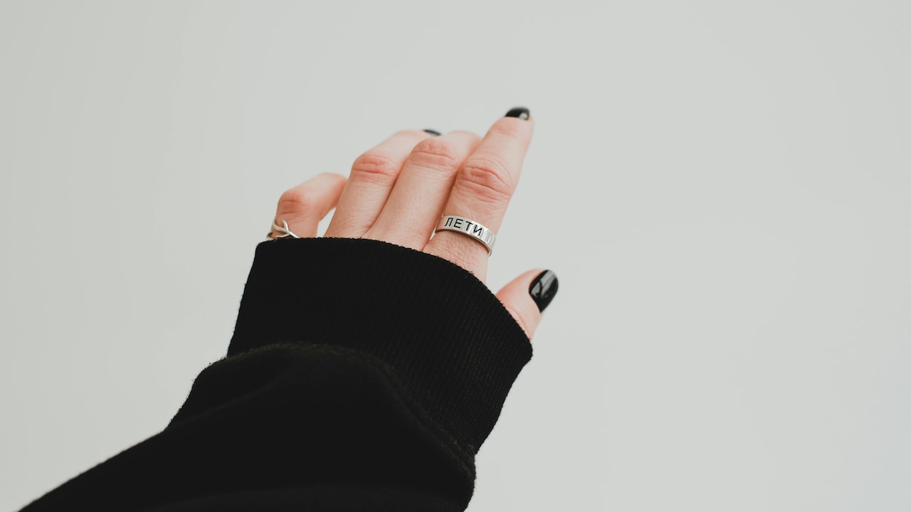 Ring Stacking Guide: Make Your Fingers Look Graceful And Chic