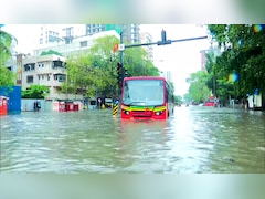 यूपी बिहार में आंधी बारिश से तबाही के बीच मुंबई से बुरी खबर, मॉनसून के लिहाज से खतरनाक इमारतों की निकली लिस्ट