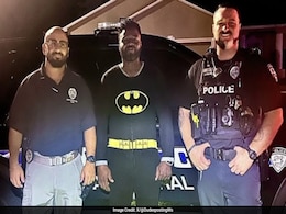 US Man Thwarts Burglary Wearing Batman Pyjamas: 'Not All Heroes Wear Capes' US Man Thwarts Burglary Wearing Batman Pyjamas: 'Not All Heroes Wear Capes'