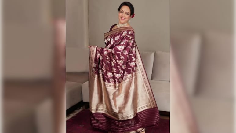 हेमा मालिनी ने किया गणपति बप्पा का स्वागत, फोटोज की शेयर
