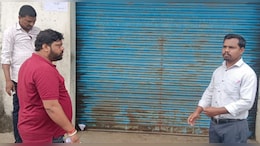 अवैध मेड&zwj;िकल स्&zwj;टोर पर श&zwj;िकंजा, 3 दवाखाना को क&zwj;िया सील