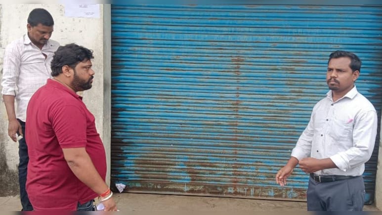 अवैध मेड‍िकल स्‍टोर पर श‍िकंजा, 3 दवाखाना को क‍िया सील