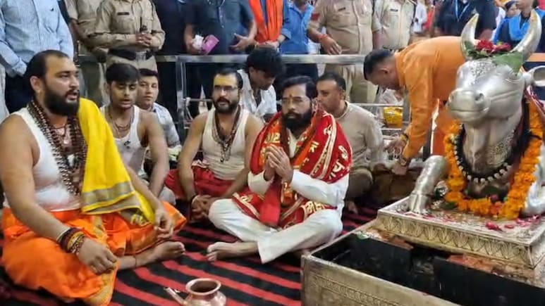 Mahakal: बाबा महाकाल की शरण में महाराष्ट्र के डिप्टी सीएम शिंदे, महाकालेश्वर से प्रदेश की खुशहाली की कामना की