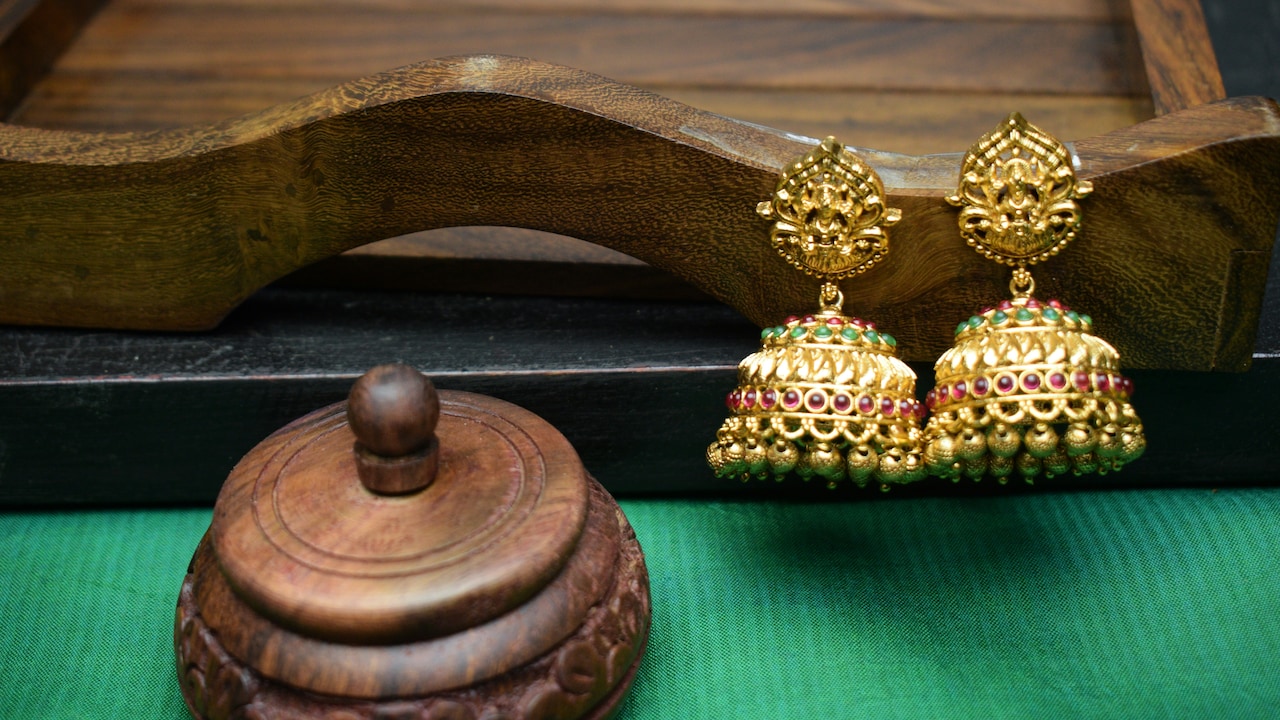 Get Top Jewellery Styling Tips To Shine With Your Outfits