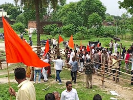 सिर्फ हिंदूवादी संगठन ही नहीं, हमारी हालत के लिए सपा भी... फूट पड़ा फतेहपुर के लोगों का गुस्सा सिर्फ हिंदूवादी संगठन ही नहीं, हमारी हालत के लिए सपा भी... फूट पड़ा फतेहपुर के लोगों का गुस्सा
