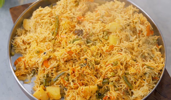 आज क्या बनाऊं: कुकर में सिर्फ 15 मिनट में बनाएं मसाला पुलाव, फटाफट नोट करें आसान रेसिपी