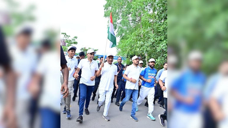 CM साय ने हजारों युवाओं के साथ लगाई दौड़, बोले-संघर्षों और बलिदान का जीवंत प्रतीक है हमारा तिरंगा