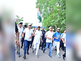 CM साय ने हजारों युवाओं के साथ लगाई दौड़, बोले-संघर्षों और बलिदान का जीवंत प्रतीक है हमारा तिरंगा CM साय ने हजारों युवाओं के साथ लगाई दौड़, बोले-संघर्षों और बलिदान का जीवंत प्रतीक है हमारा तिरंगा