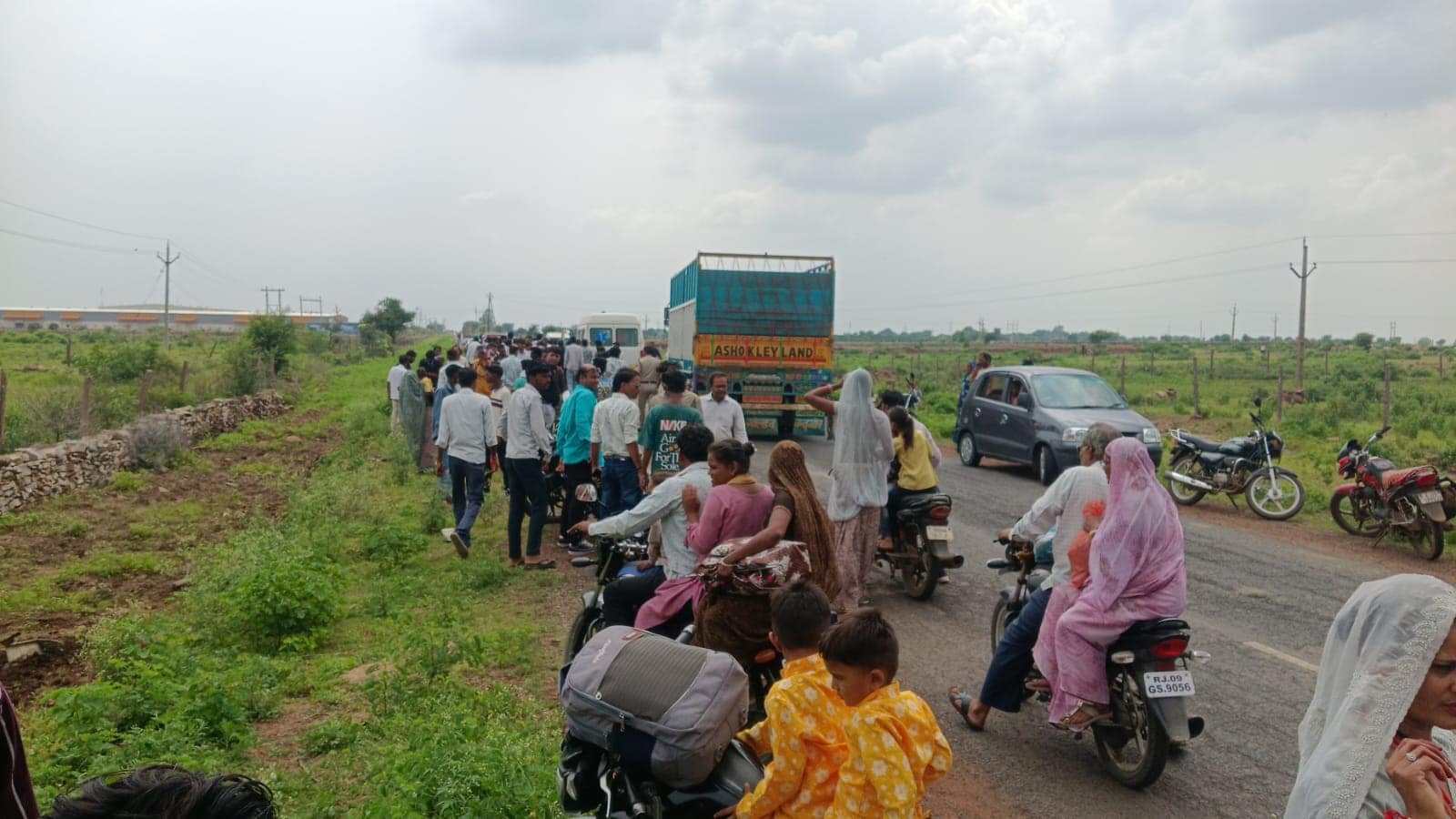 सड़क हादसे में दो की मौत सड़क हादसे में दो की मौत