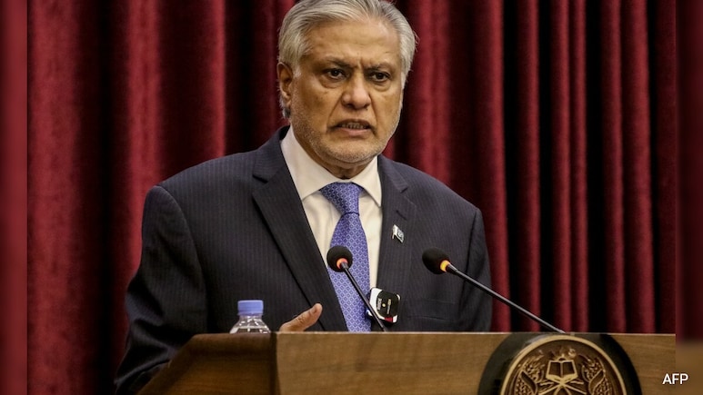 पाकिस्तान भारत के साथ गरिमापूर्ण और सम्मानजनक तरीके से समग्र वार्ता के लिए तैयार: डार