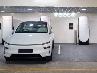Tesla ने भारत में इंस्टॉल किया पहला Supercharger स्टेशन, चार्जिंग की कीमत 14 रुपये से शुरू