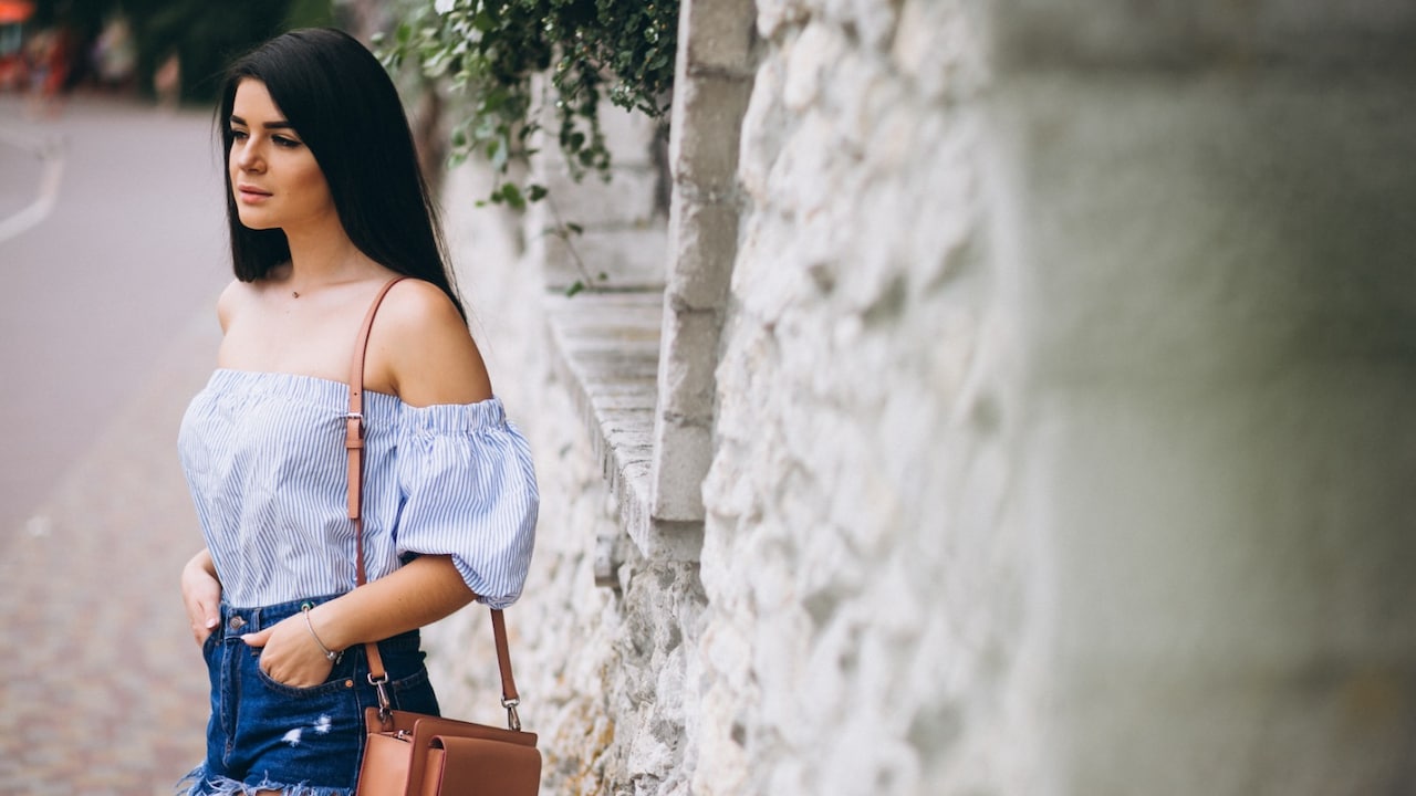 Bucket Sling Bag For Women: Organise It Without Losing Your Keys.