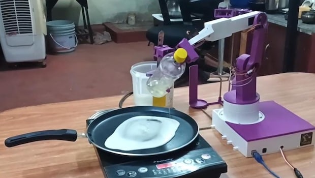 Watch: Bengaluru Engineer Builds Robot That Makes Crispy Dosas Automatically