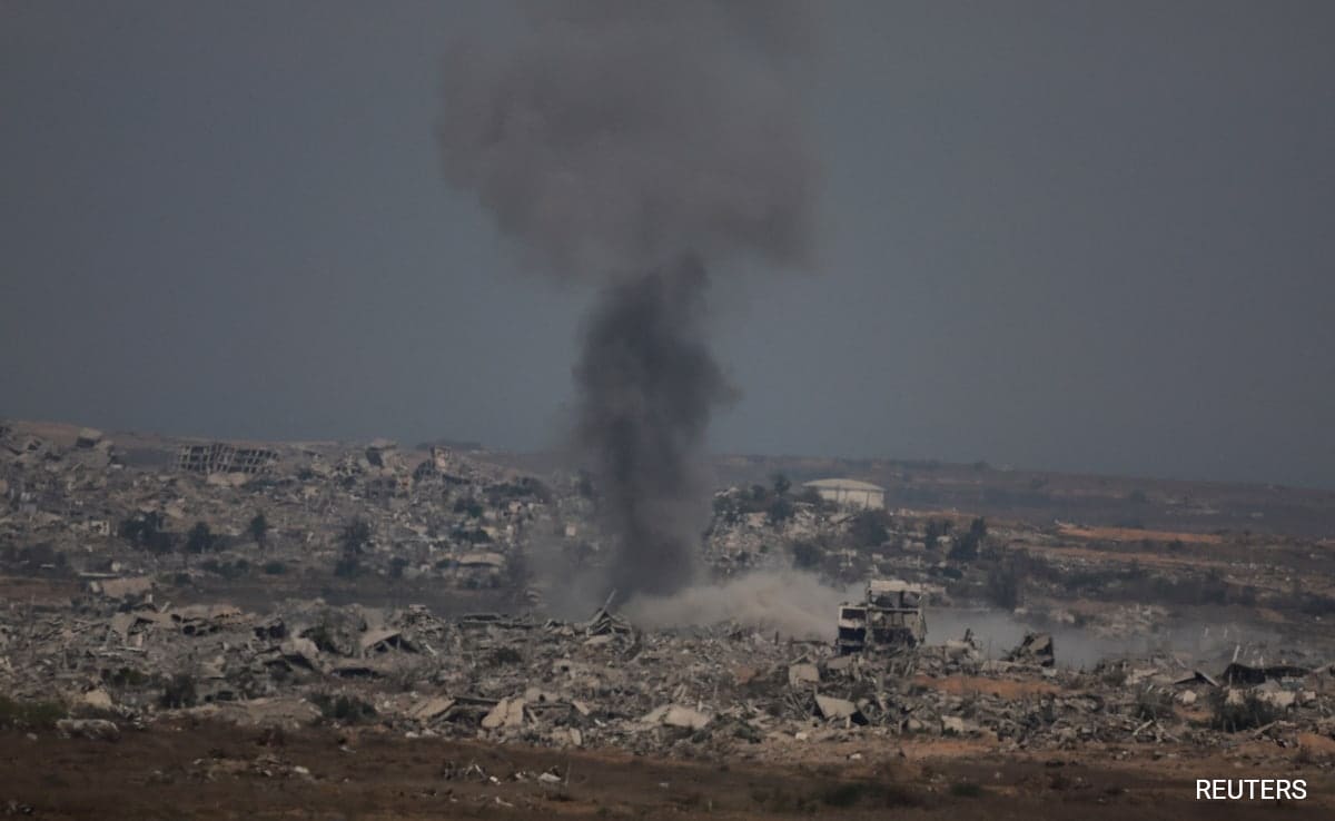 Израелски самолети, танкове Bombard Gaza City за една нощ, докато се бори с глад 