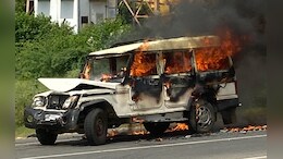 Rajasthan Accident : बाइक पर सवार&nbsp;6 लोगों को कार ने मारी टक्कर, 3 की मौत; लोगों ने कार में लगाई आग&nbsp;