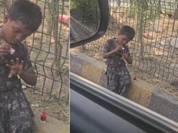 सड़क किनारे बैठकर नेल पॉलिश लगा रही थी बच्ची, देखकर पसीजा लोगों का दिल, बोले- खुद को प्यार करना कभी न छोड़ें सड़क किनारे बैठकर नेल पॉलिश लगा रही थी बच्ची, देखकर पसीजा लोगों का दिल, बोले- खुद को प्यार करना कभी न छोड़ें