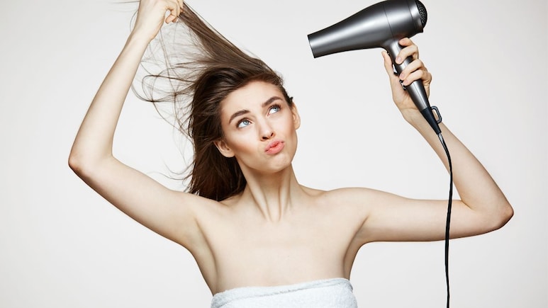 Dry और frizz हेयर से हैं परेशान - तो ये हेयर ड्रायर कम टाइम में आपको देंगे परफेक्ट लुक Dry और frizz हेयर से हैं परेशान - तो ये हेयर ड्रायर कम टाइम में आपको देंगे परफेक्ट लुक
