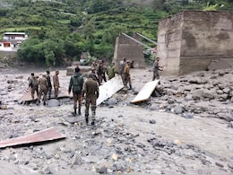 धराली में बादल फटने के बाद केरल के 28 पर्यटकों का ग्रुप लापता, 11 सैनिकों का भी अता-पता नहीं धराली में बादल फटने के बाद केरल के 28 पर्यटकों का ग्रुप लापता, 11 सैनिकों का भी अता-पता नहीं