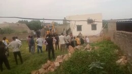 Rajasthan: दर्जनों मकानों पर नगर पालिका का चला बुलडोजर, कई PM आवास के तहत बने तो कई पर लगा अनुदान का बोर्ड
