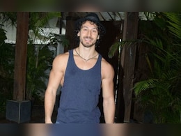 टाइगर श्रॉफ को फैंस ने कहा-'सुपर हीरो हो आप', थकने के बाद भी नहीं रुके एक्टर टाइगर श्रॉफ को फैंस ने कहा-'सुपर हीरो हो आप', थकने के बाद भी नहीं रुके एक्टर
