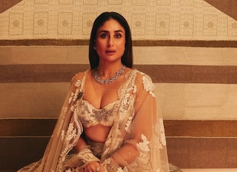 "Fal Khaogey?" Asks Kareena Kapoor Khan And How Can We Say No