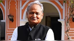 Fact Check: क्&zwj;या अशोक गहलोत ने खरीद ली ड&zwj;िफेंडर गाड़ी? कुछ द&zwj;िन पहले समर्थक ने की थी मांग