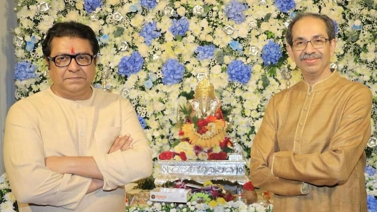 Uddhav Raj Fadnavis सकाळी उद्धव, संध्याकाळी फडणवीस; राज यांच्या भेटीने महाराष्ट्राच्या राजकारणात खळबळ Uddhav Raj Fadnavis सकाळी उद्धव, संध्याकाळी फडणवीस; राज यांच्या भेटीने महाराष्ट्राच्या राजकारणात खळबळ