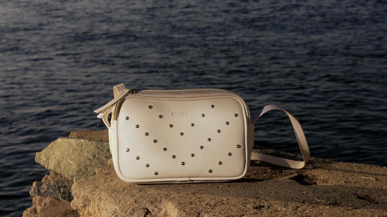 How To Choose The Perfect Crossbody Sling Bag For Quick Coffee Dates