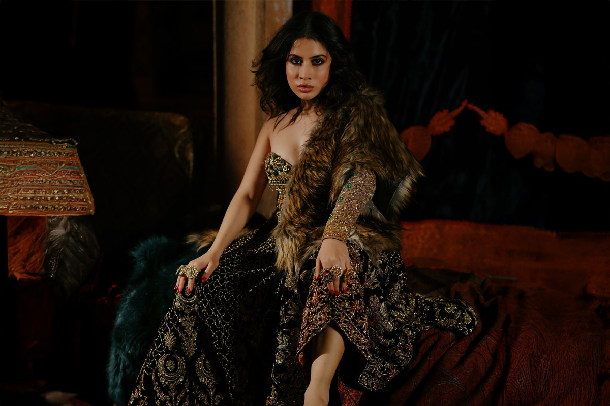 Uorfi Javed  fashion,Uorfi Javed,Uorfi Javed Latest updates,Uorfi Javed Injury,Uorfi Javed  latest fashion,Uorfi Javed Health Updates,social media,news and media,Whosthat360