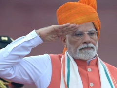 लाल किले से प्रधानमंत्री नरेंद्र मोदी पहली बार किया RSS का जिक्र, कहा 100 साल के समर्पण का इतिहास
