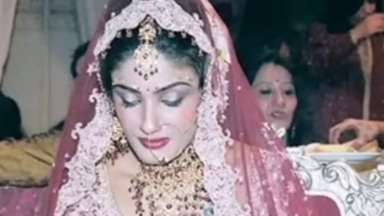 जब रवीना टंडन बनी थीं दुल्हन, देखें एक्ट्रेस की 21 साल पुरानी फोटो जब रवीना टंडन बनी थीं दुल्हन, देखें एक्ट्रेस की 21 साल पुरानी फोटो