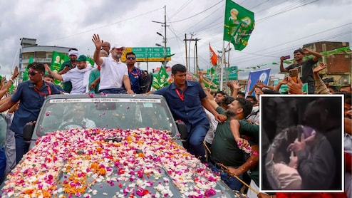 बिहार में वोटर अधिकार यात्रा के दौरान हादसा, राहुल गांधी की गाड़ी के नीचे आया पुलिसकर्मी, देखें वीडियो
