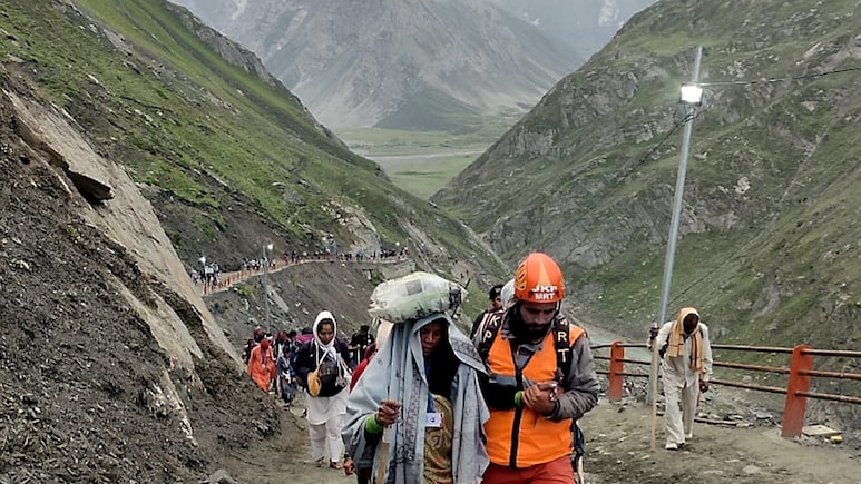 तय समय से पहले ही बंद हुई अमरनाथ यात्रा, खराब मौसम बना बड़ी वजह तय समय से पहले ही बंद हुई अमरनाथ यात्रा, खराब मौसम बना बड़ी वजह