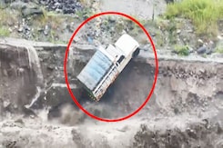 Dramatic Visuals: Heavy Truck Swept Away By Beas River Floodwaters In Manali Dramatic Visuals: Heavy Truck Swept Away By Beas River Floodwaters In Manali