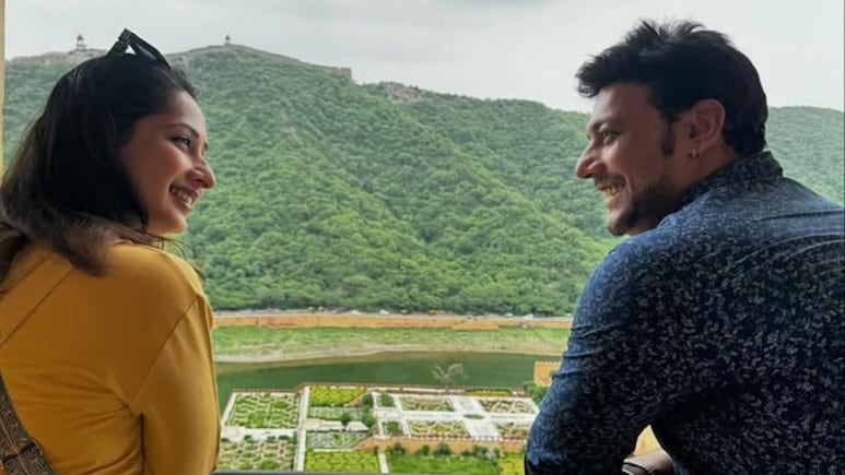 Priya Marathe News: पार्टीत भेट, मैत्री अन् फिल्मी प्रपोज.. अशी आहे प्रिया मराठे- शंतनू मोघेची LOVE STORY
