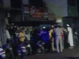 पथराव, वाहनों में तोड़फोड़... कोल्हापुर में दो गुटों में झड़प, कई लोग घायल पथराव, वाहनों में तोड़फोड़... कोल्हापुर में दो गुटों में झड़प, कई लोग घायल