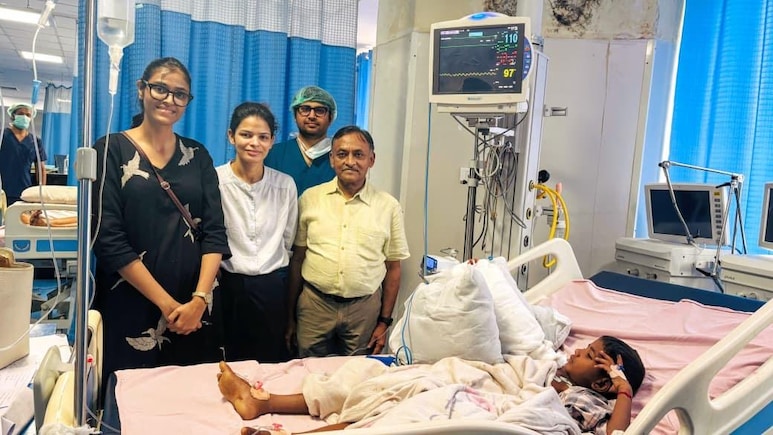 Rajasthan: SMS हॉस्पिटल के डॉक्टरों का करिश्मा, 6 साल के मासूम का कटा हाथ फिर से जोड़ा Rajasthan: SMS हॉस्पिटल के डॉक्टरों का करिश्मा, 6 साल के मासूम का कटा हाथ फिर से जोड़ा