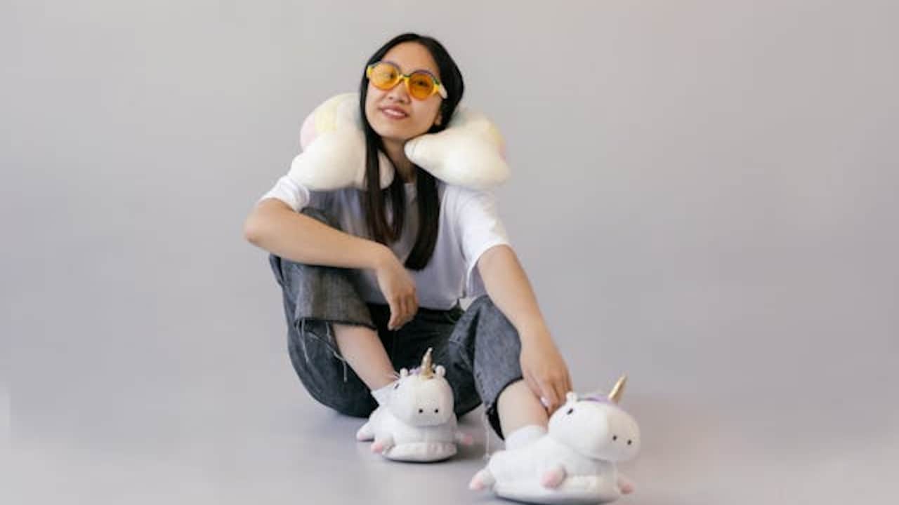 Make your travel easy and comfortable with the best type of neck pillow