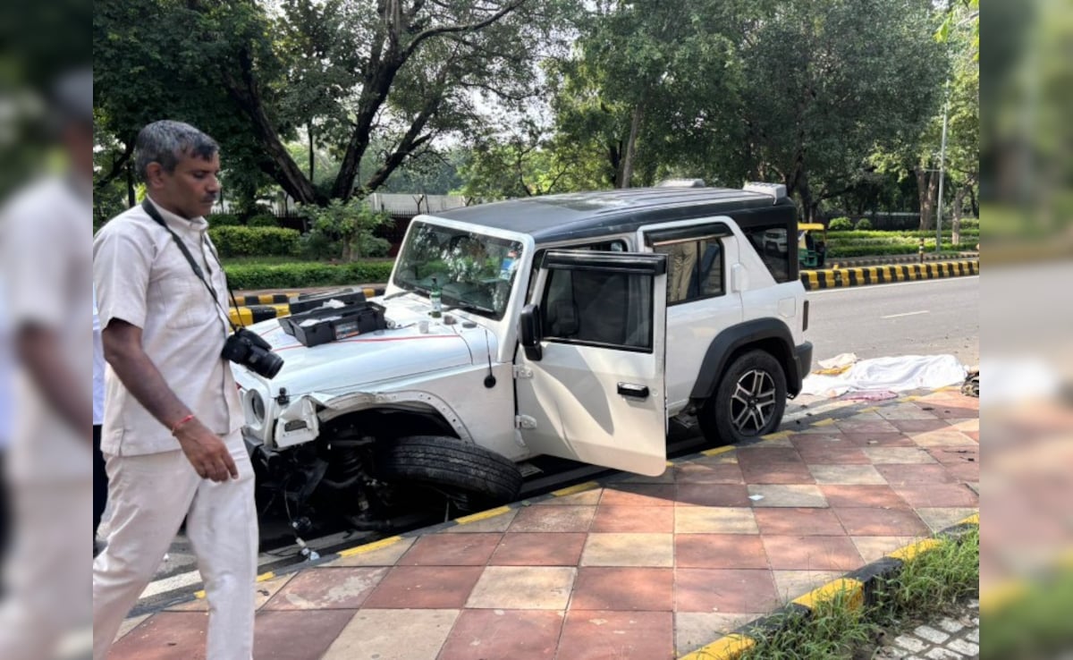 Breaking News: दिल्ली में एक तेज रफ्तार 'थार' ने शख्स को कुचला, राष्ट्रपति भवन से महज 2 किलोमीटर दूर हुई घटना