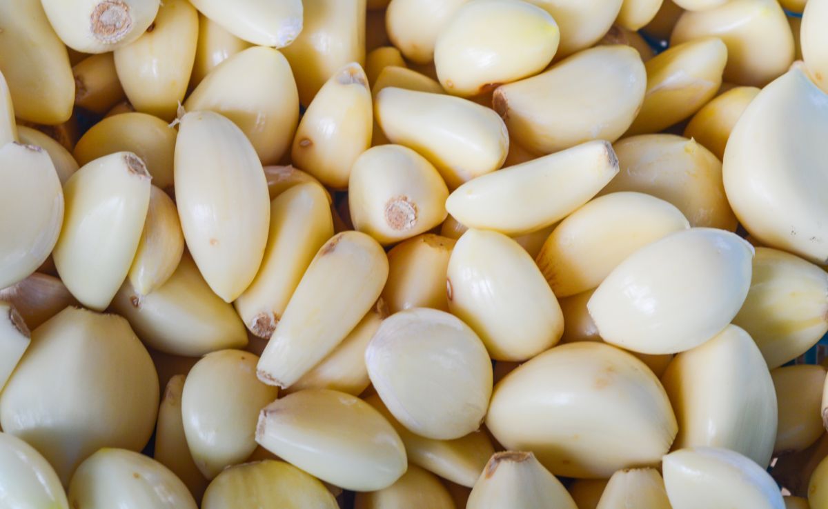 What Happens When You Eat Raw Garlic Every Day For A Month