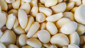 What Happens When You Eat Raw Garlic Every Day For A Month