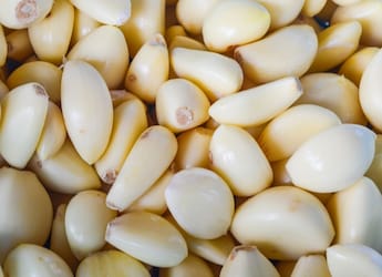 What Happens When You Eat Raw Garlic Every Day For A Month