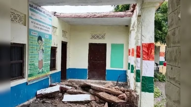 Rajasthan: जयपुर जिले के 44 जर्जर स्कूलों को ध्वस्त किया जाएगा, परिसर में 75 खुले कुएं भी भरे जाएंगे Rajasthan: जयपुर जिले के 44 जर्जर स्कूलों को ध्वस्त किया जाएगा, परिसर में 75 खुले कुएं भी भरे जाएंगे