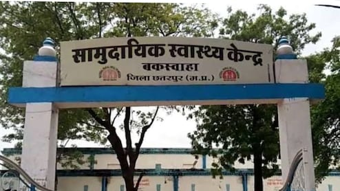 MP: बकस्वाहा में भीषण सड़क हादसा, दो बाइक की भिड़ंत में 5 घायल, एम्बुलेंस और पट्टी तक नहीं, जिला पंचायत सदस्य बने ‘राह-वीर’
